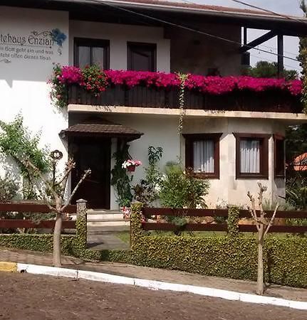 Hospedaria Gastehaus Enzian Treze Tílias Εξωτερικό φωτογραφία