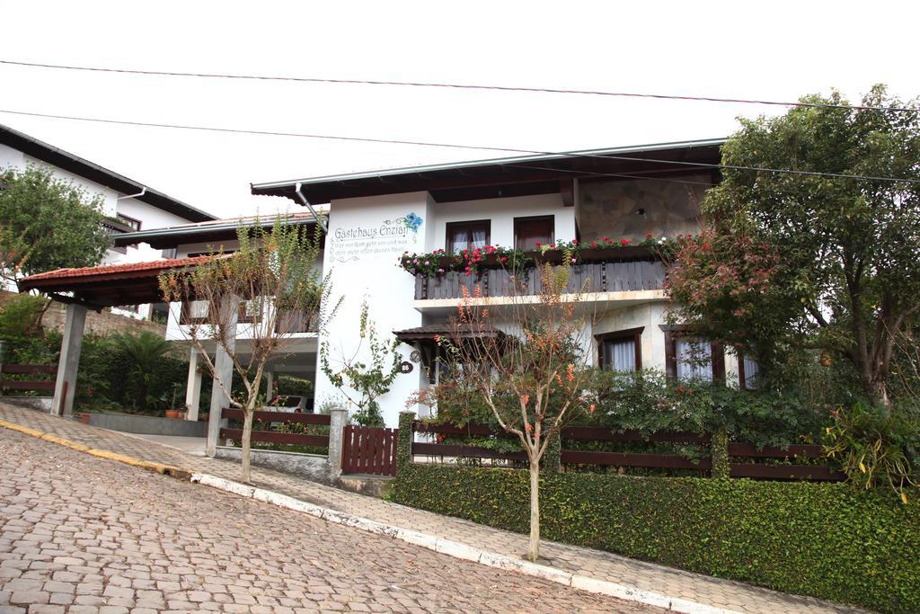 Hospedaria Gastehaus Enzian Treze Tílias Εξωτερικό φωτογραφία