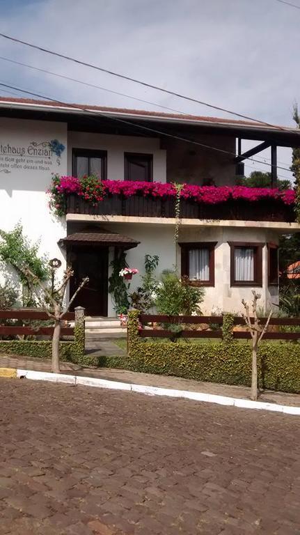 Hospedaria Gastehaus Enzian Treze Tílias Εξωτερικό φωτογραφία